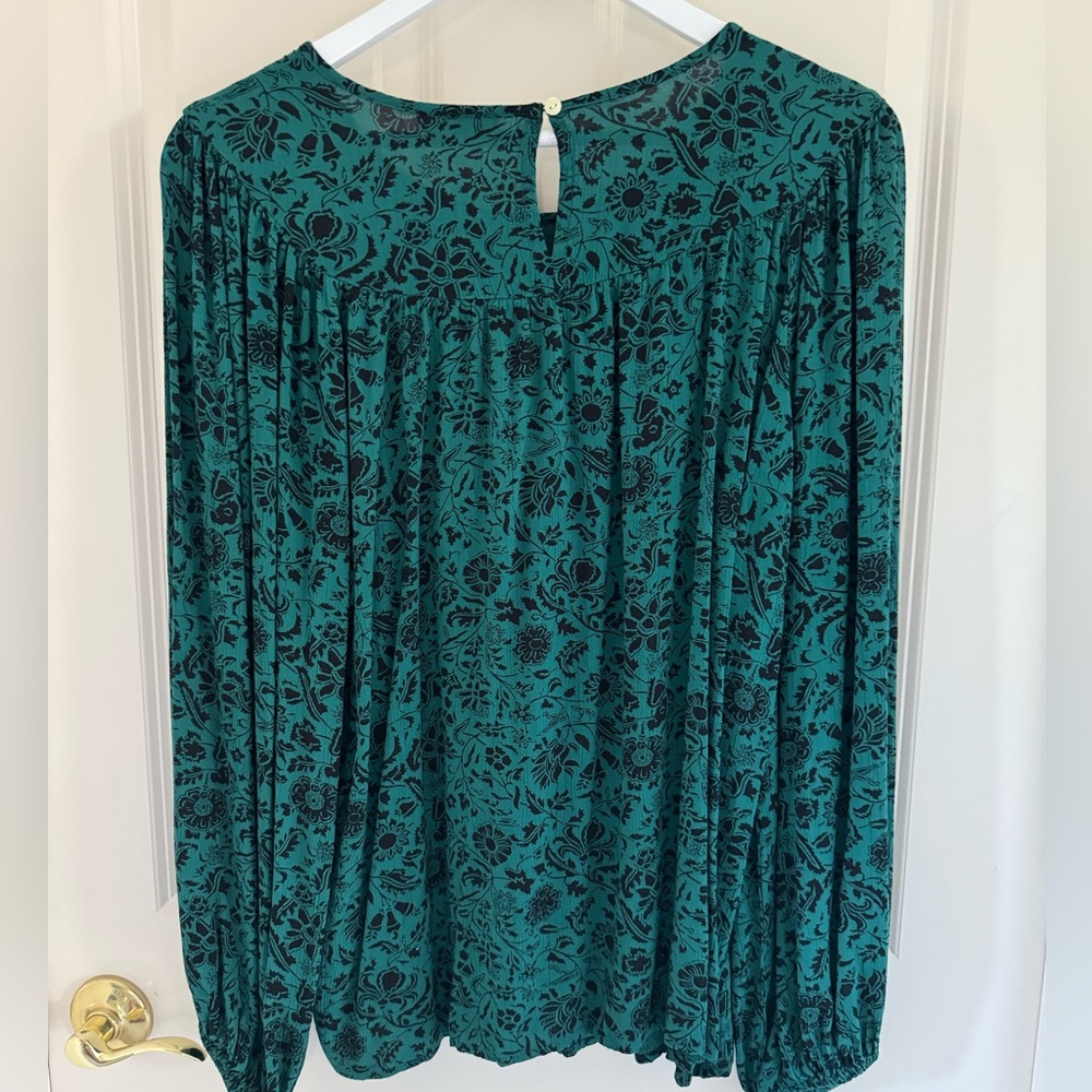 Knox Rose long sleeve, flowy green and black top - Picture 4 of 7